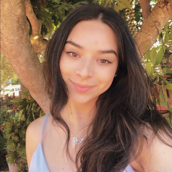 Meet your Posher, Yasmin - Picture 2 of 2